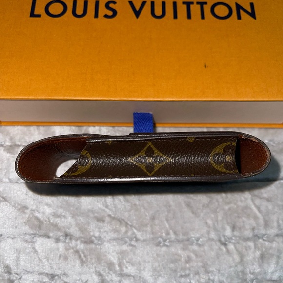 Louis Vuitton preloved cigarette case excellent condition comes with box . - Picture 6 of 10